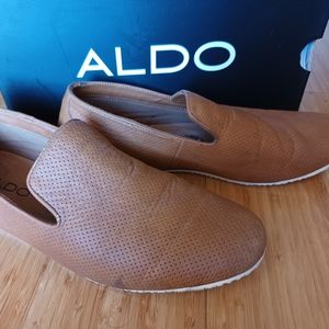 Aldo, Size 9, Tan